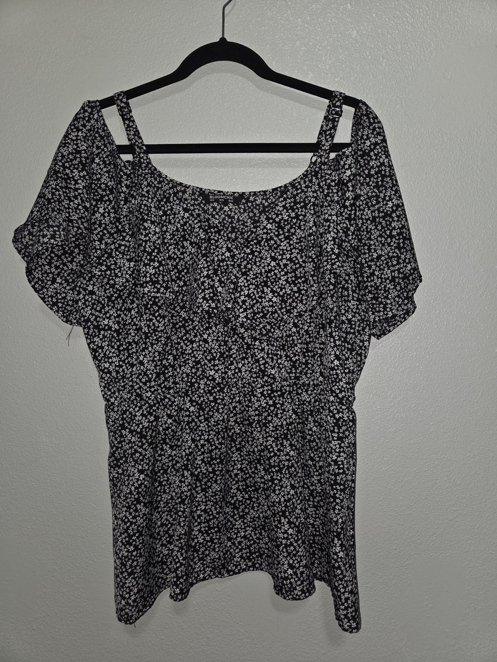 NWOT BloomChic Black and White Floral Cold-Shoulder Blouse